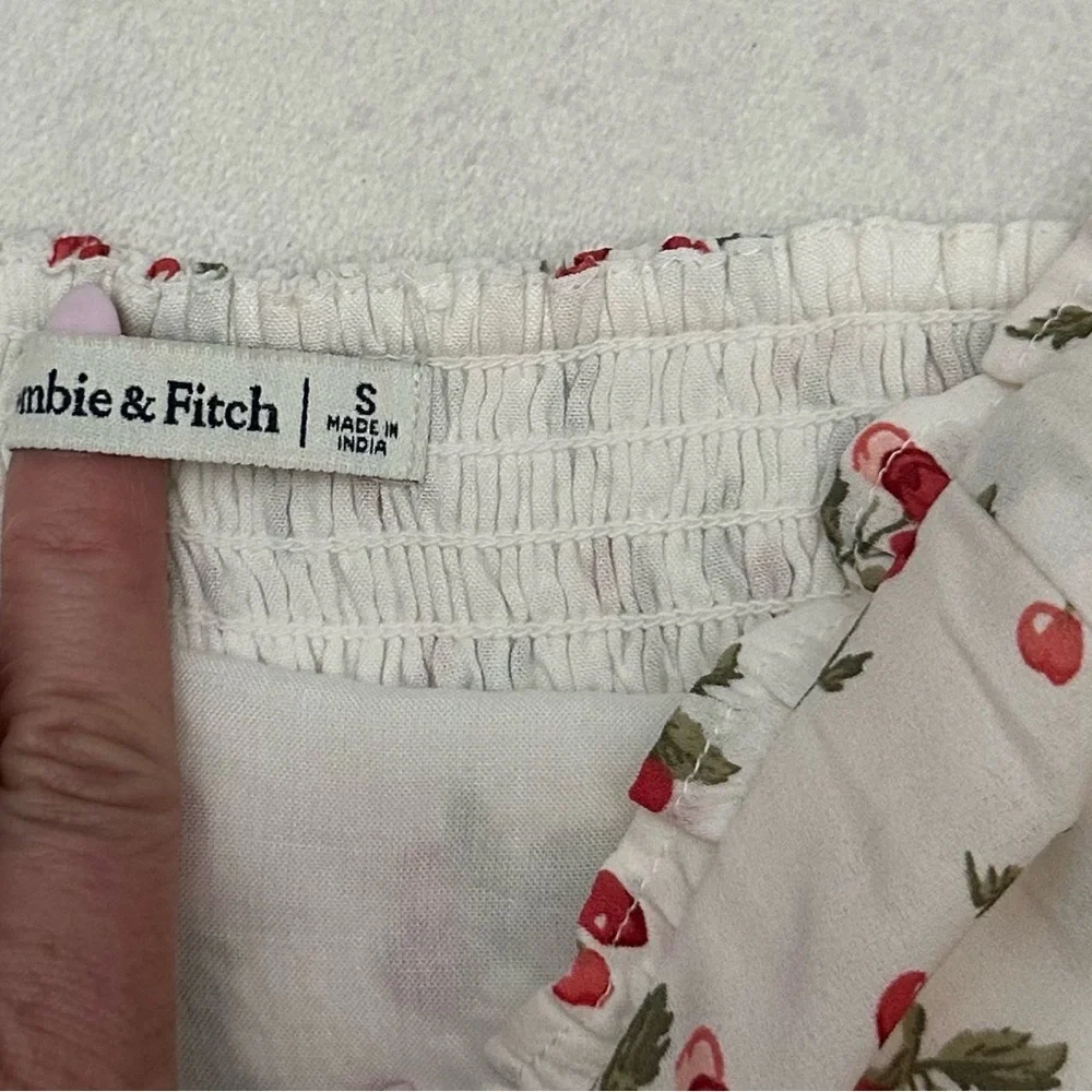 Abercrombie & Fitch Cherry Print Square Neck Puff Sleeve Top Small 51649